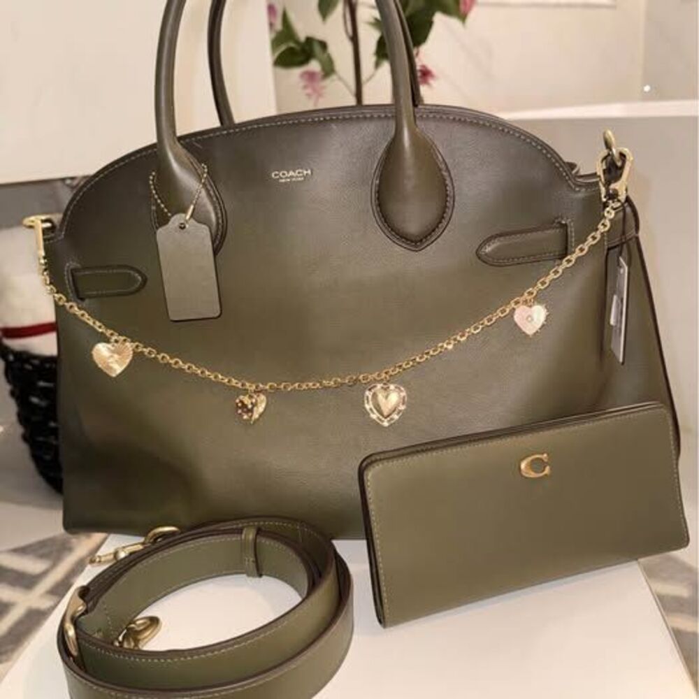 Coach Empire 40 Olive Green w/Heart Bag Charm and matching Essential Slim Wallet - Picture 3 of 8